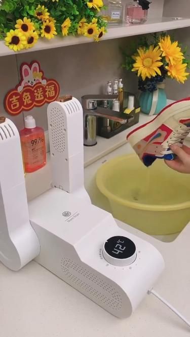 Gentle Drying for Fresh, Odor-Free Shoes